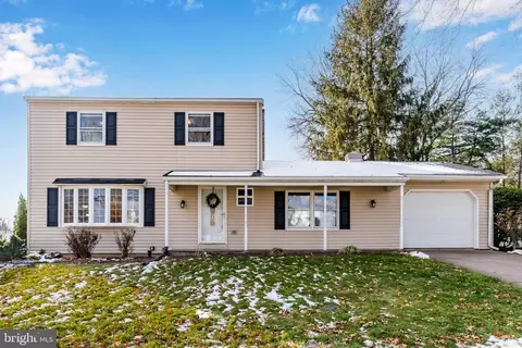 800 Darla Rd, Mechanicsburg, PA 17055