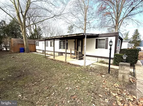 76 Malibu Blvd, Carlisle, PA 17015