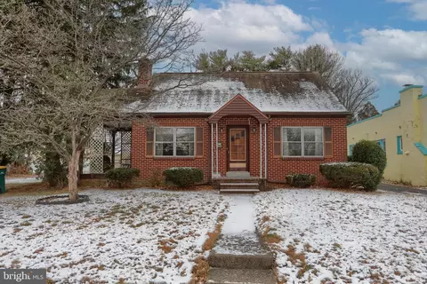 54 Oak Ave, Camp Hill, PA 17011
