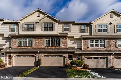 618 Keswick Ct, Mechanicsburg, PA 17055