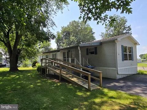 123 Valley Dr #123, Shippensburg, PA 17257