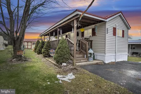 63 Big Spring Ter, Newville, PA 17241