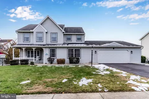 5 Canterbury Ct, Mechanicsburg, PA 17050
