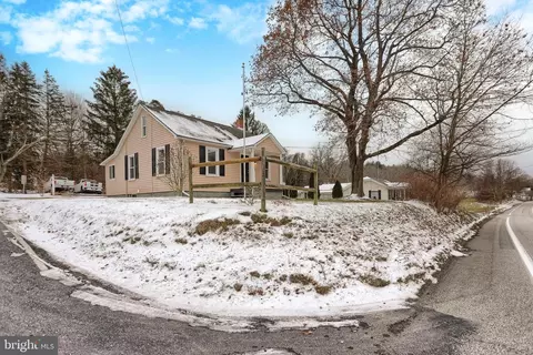 4303 Carlisle Rd, Gardners, PA 17324