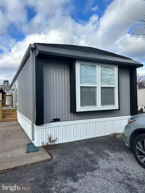 41 Redwood Ln, Carlisle, PA 17015