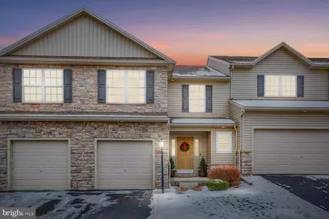 1739 Haralson Dr, Mechanicsburg, PA 17055