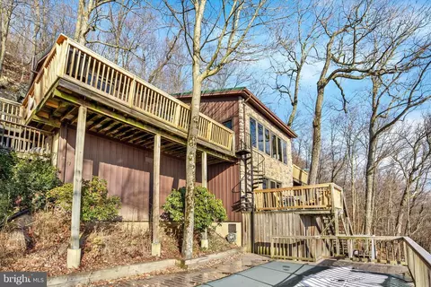 211 Millers Gap Rd, Enola, PA 17025