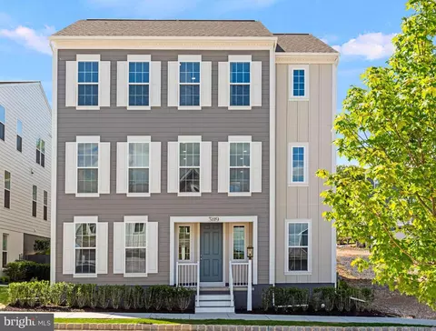 3119 Overlook Dr, Mechanicsburg, PA 17055