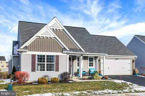 2075 Spring Wood Ln, Mechanicsburg, PA 17055