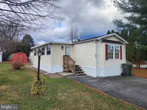 703 Owl Ct, Mechanicsburg, PA 17050