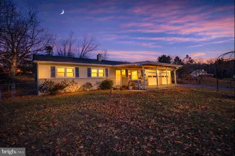 970 Cranes Gap Rd, Carlisle, PA 17013