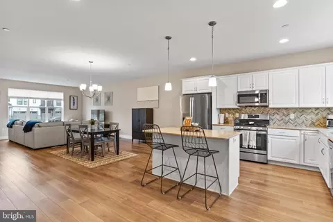 311 Estate Dr, Mechanicsburg, PA 17055