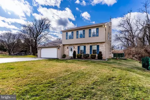 10 Stoneledge Rd, Newville, PA 17241