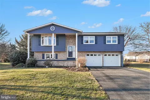 440 Croghan Dr, Carlisle, PA 17013