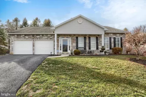 1012 Jenkins Grv, Enola, PA 17025