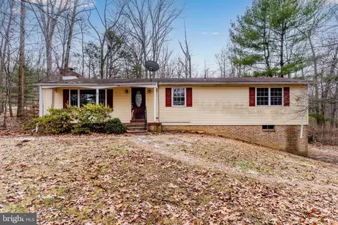 36 White Oak Dr, Carlisle, PA 17015