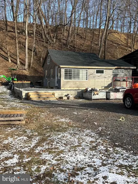 28 W Willow Terrace Dr, Mechanicsburg, PA 17050
