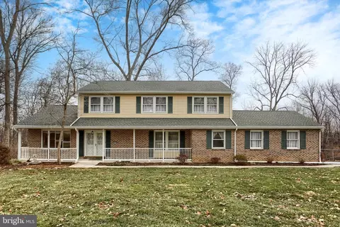 165 Hickory Rd, Carlisle, PA 17015