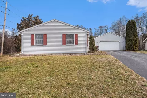 90 Mcland Rd, Mount Holly Springs, PA 17065