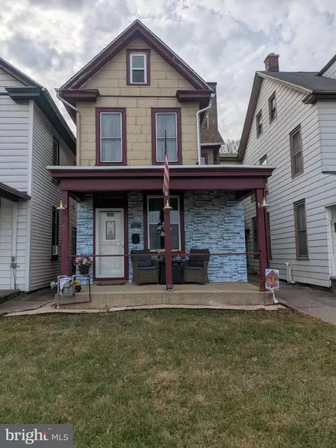 6 N Front St, Wormleysburg, PA 17043