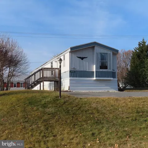 5 Apache Dr, Shippensburg, PA 17257