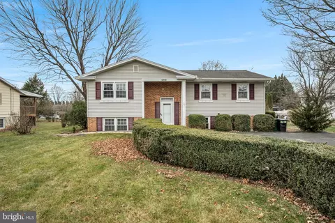 1510 Hemlock Ave, Carlisle, PA 17013
