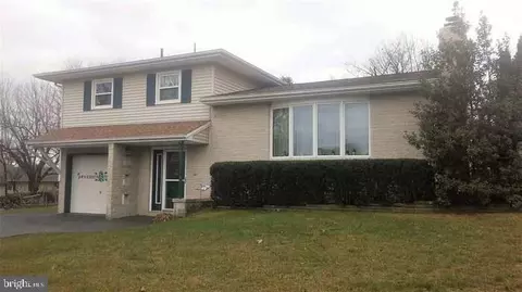 190 Darr Ave, Carlisle, PA 17013
