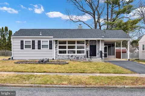 16 Essex Rd, Camp Hill, PA 17011