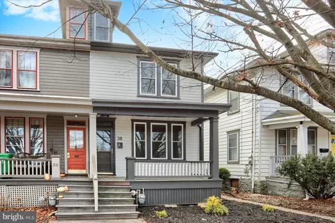 38 W Willow St, Carlisle, PA 17013