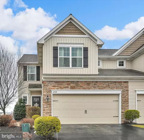1725 Haralson Dr, Mechanicsburg, PA 17055