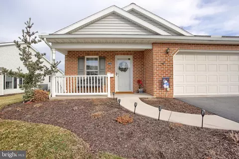 14 Creek Bank Dr, Mechanicsburg, PA 17050