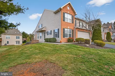 4375 Roth Farm Village Cir, Mechanicsburg, PA 17050