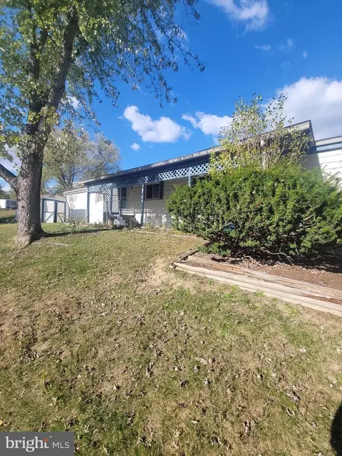 7 Buttonwood Ln, Carlisle, PA 17015