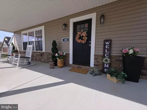 108 Bungalow Rd, Enola, PA 17025
