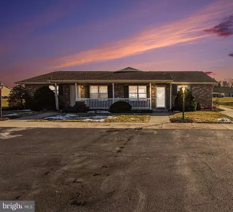 5 B Mel Ron Ct, Carlisle, PA 17015