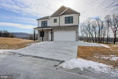 120 Feather Dr, Shippensburg, PA 17257