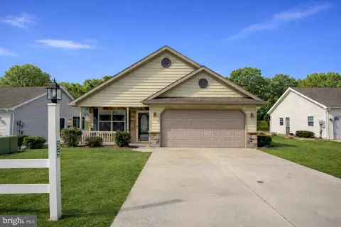 95 Lantern Ln, Shippensburg, PA 17257