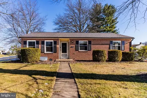 1434 Yorktowne, Mechanicsburg, PA 17050