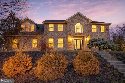 1014 S Waterford Way, Mechanicsburg, PA 17050