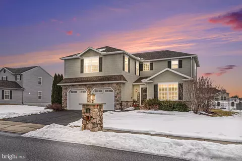 311 Sleepy Hollow Dr, Mechanicsburg, PA 17055