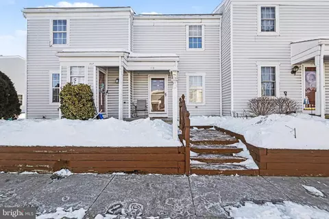719 Old Silver Spring Rd, Mechanicsburg, PA 17055