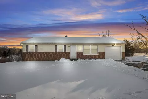 36 Clay Rd, Carlisle, PA 17015