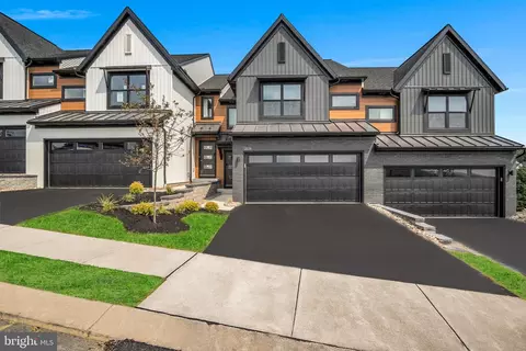2139 S Autumn Chase Dr #020-04, Mechanicsburg, PA 17055