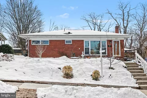1723 Dighton St, Camp Hill, PA 17011