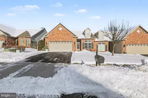 1715 Revere Dr, Mechanicsburg, PA 17050