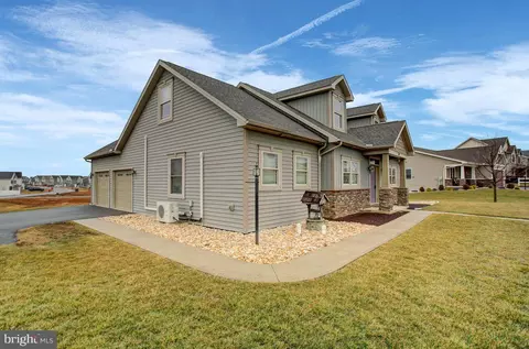 702 Southwood Dr, Shippensburg, PA 17257