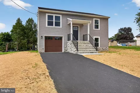 341 D St, Carlisle, PA 17013