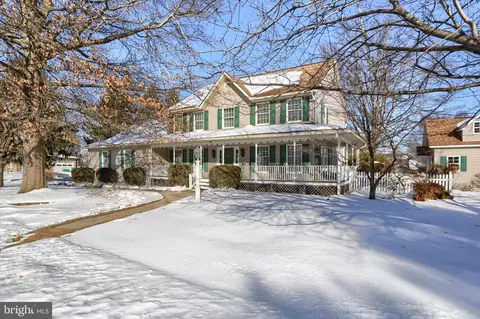 12 Southern Cross Dr, Boiling Springs, PA 17007