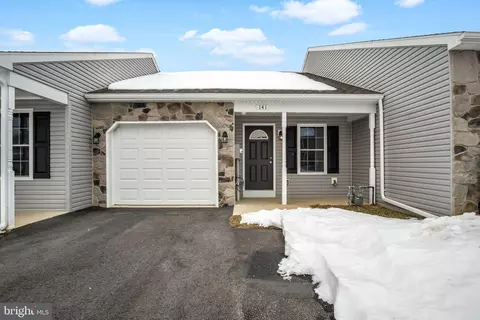 141 Sable Dr, Carlisle, PA 17013
