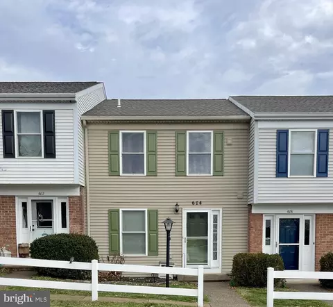 604 Allenview Dr, Mechanicsburg, PA 17055